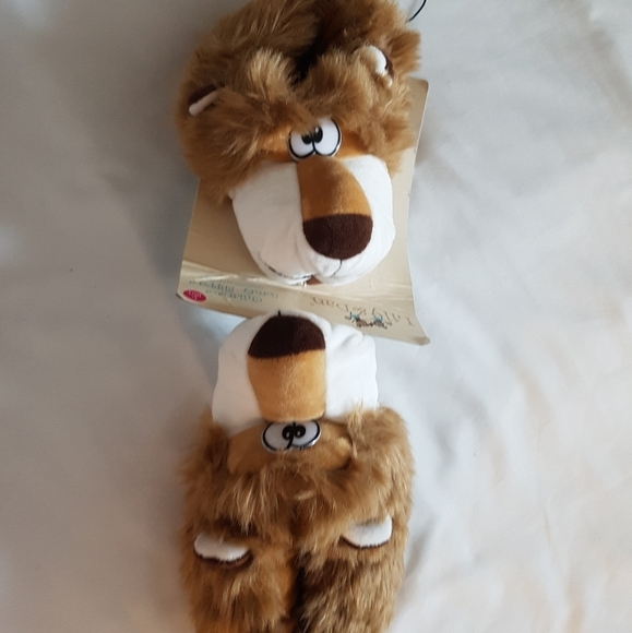 Lily & Dan child size 13/1 lion slippers - Picture 1 of 3